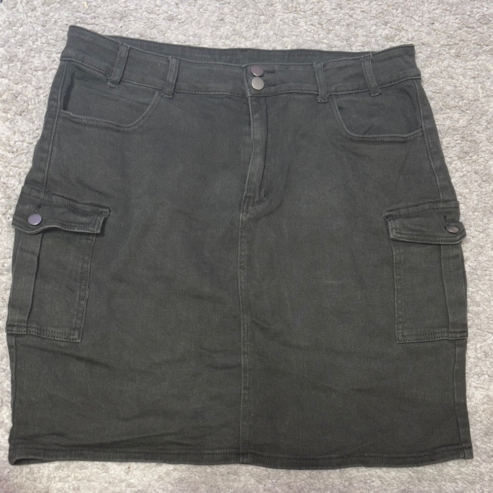 Dark Green Cargo Skirt
